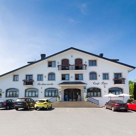 Hostal Restaurante O'Cadaval Frades Exteriör bild
