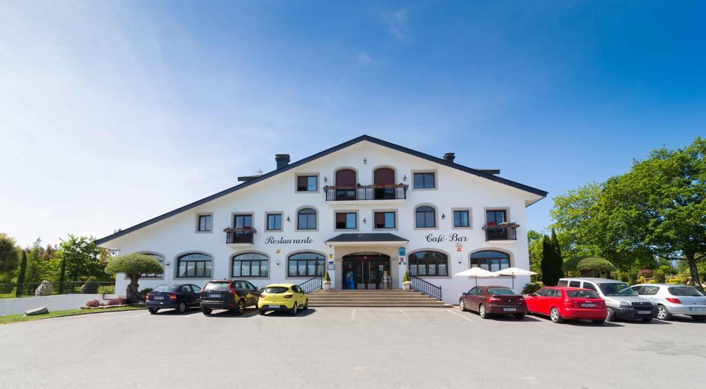 Hostal Restaurante O'Cadaval Frades Exteriör bild