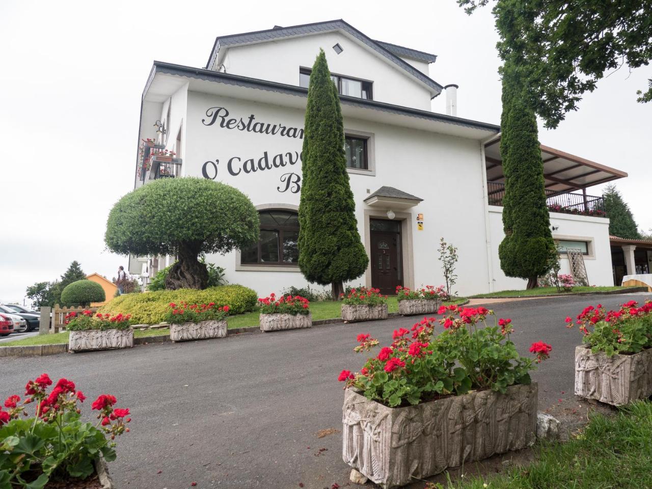 Hostal Restaurante O'Cadaval Frades Exteriör bild